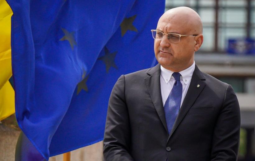 Prefectul de Prahova, audiat în dosarul primarului de la Sinaia, după plângerea unor consilieri locali