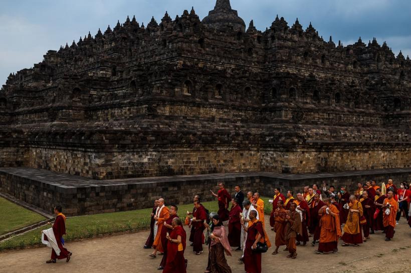 O femeie din Thailanda a fost găsită vie într-un sicriu înainte de a fi incinerată la un templu