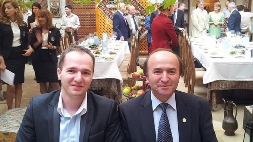 Fiul lui Tudorel Toader, Alexandru Toader, lector la Drept la Universitatea Al. I. Cuza din Iași, acuzat de „avansuri intime” făcute unor studente