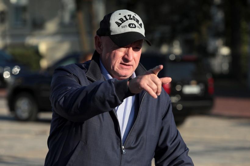 Pentagonul investighează un senator care a cerut armatei să nu respecte „ordinele ilegale” 18982551