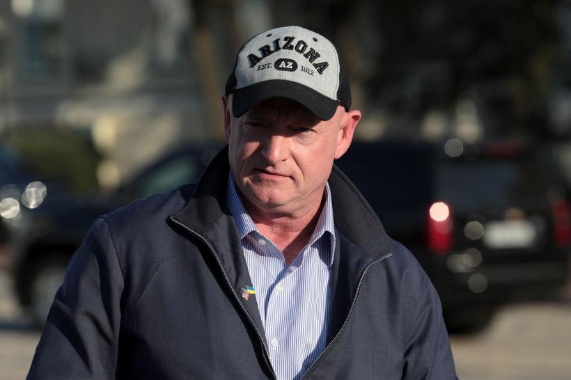 Pentagonul investighează un senator care a cerut armatei să nu respecte „ordinele ilegale” 18982552