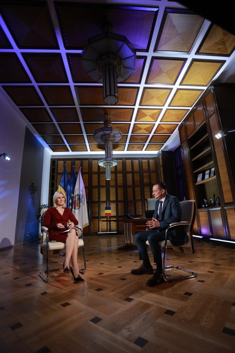 „Pe urmele lui Nicușor Dan”  – Prima confruntare în biroul Primarului General. Daniel Băluță a deschis seria Edițiilor Speciale Observator 19 cu o analiză dură a nevoilor orașului și prima listă de măsuri pentru București. Urmează: astăzi - Cătălin Drulă  18982604