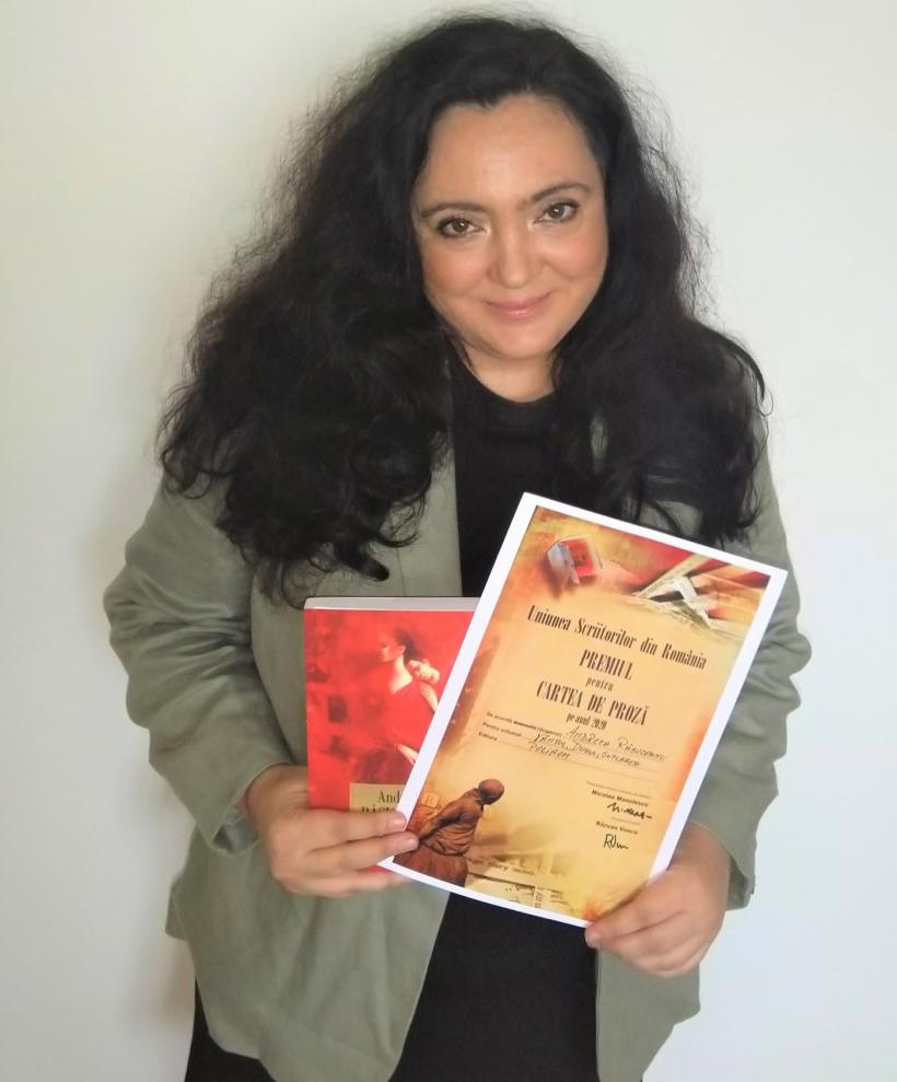 Andreea Răsuceanu: „Există în noi o permanentă frică de moarte, de necunoscut, de dispariție” 18982668