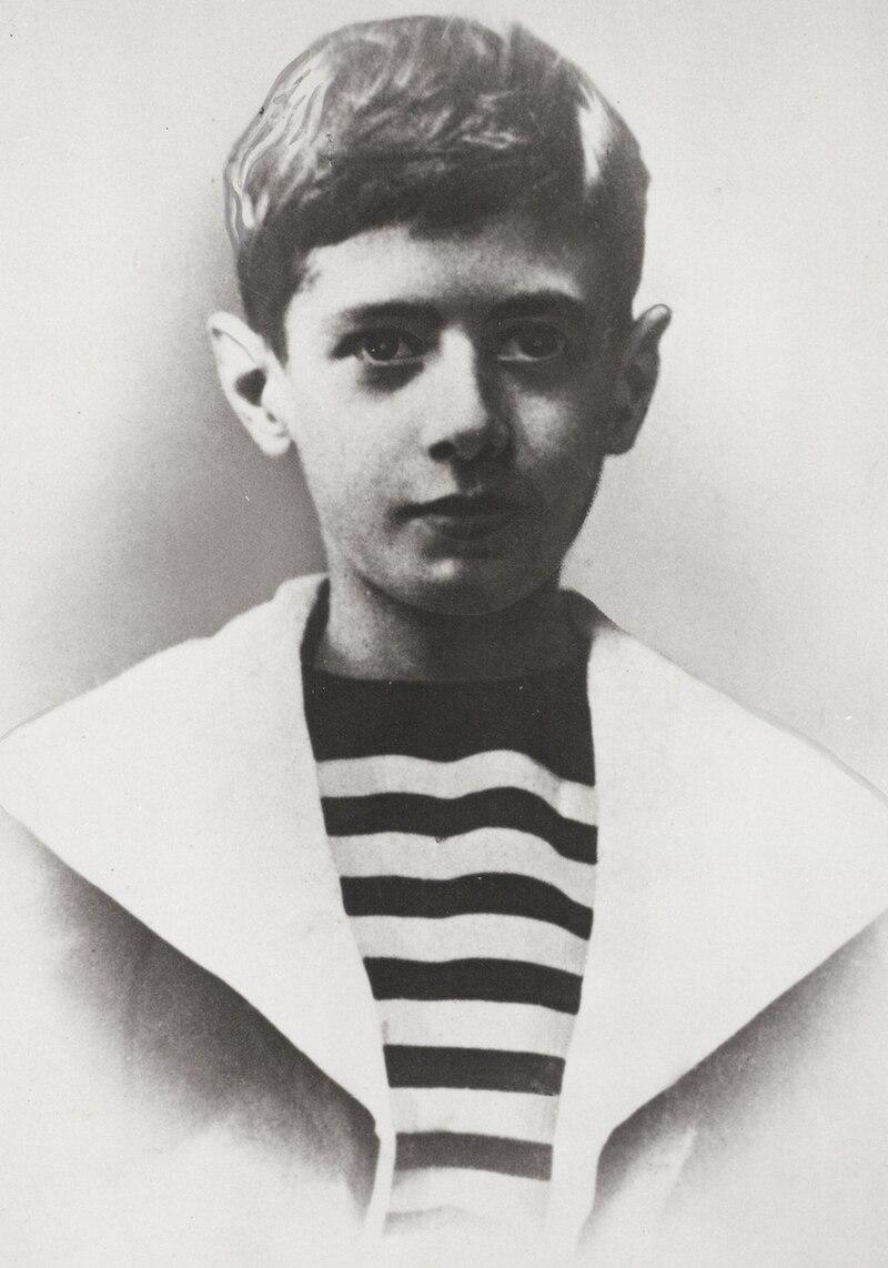 Charles de Gaulle, copilul care a visat să fie eroul Franței 18982680