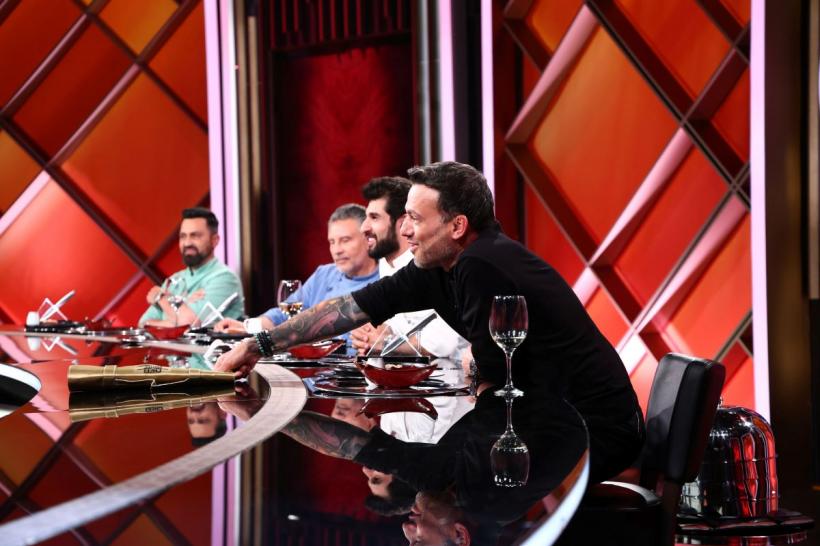 Chef Richard a câștigat aseară bomba la Chefi la cuțite. Diseară: al treilea cuțit de aur în audiții și încă o bombă aruncată în joc de Irina!