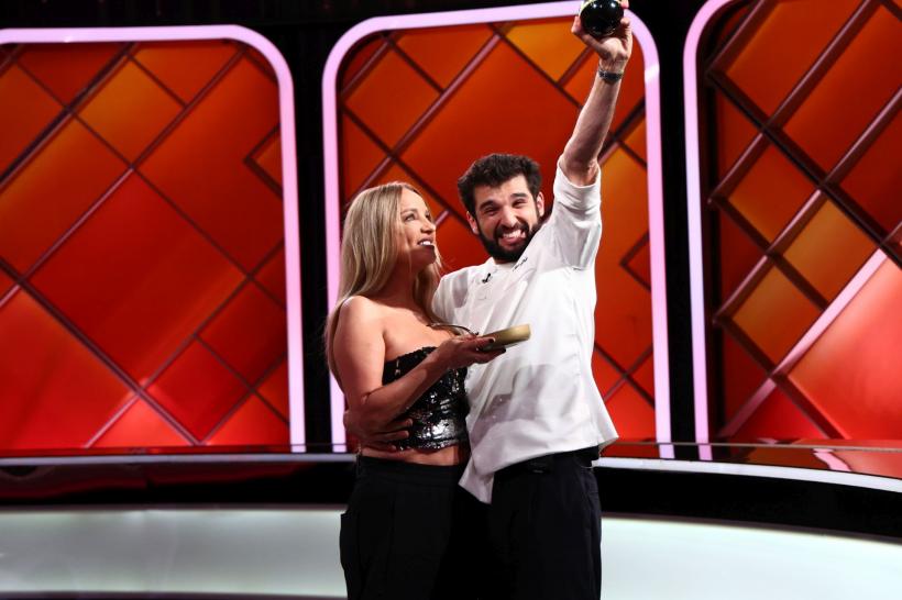 Chef Richard a câștigat aseară bomba la Chefi la cuțite. Diseară: al treilea cuțit de aur în audiții și încă o bombă aruncată în joc de Irina! 18982809