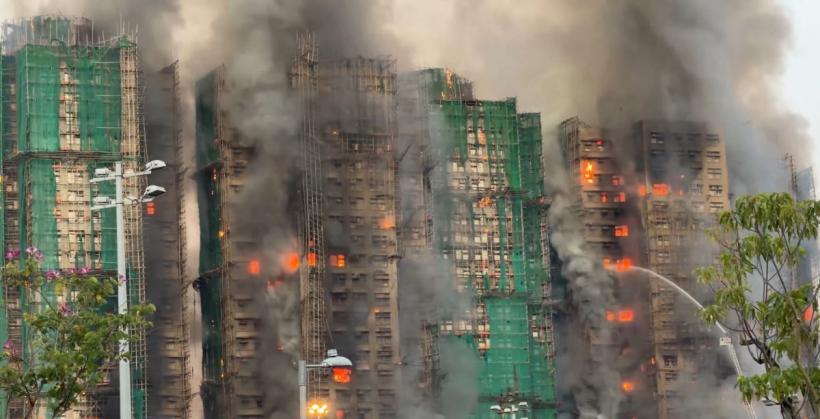 Tragedie în Hong Kong: Mai multe persoane au murit într-un incendiu uriaș la un complex rezidențial 18982821