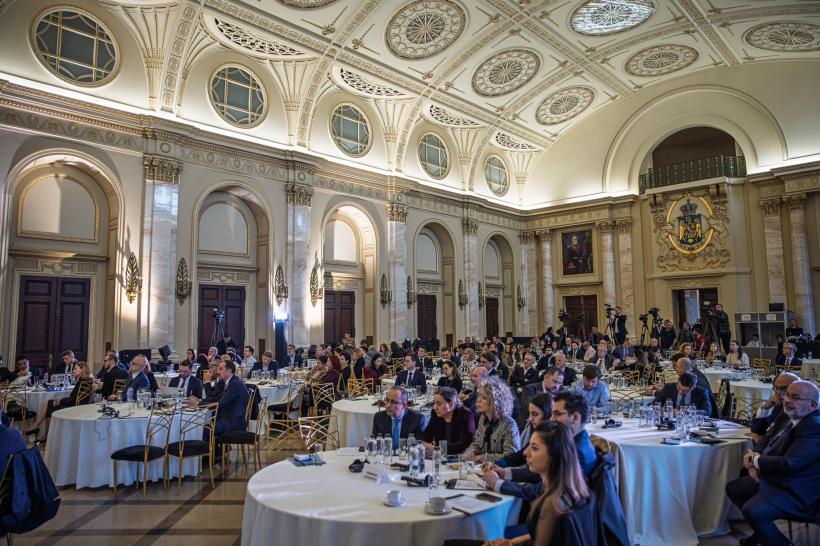 Mega-summit energetic la București! Ce planuri au liderii din Europa Centrală și de Est pentru viitorul energiei. RIEC 2025 confirmă rolul României în arhitectura regională