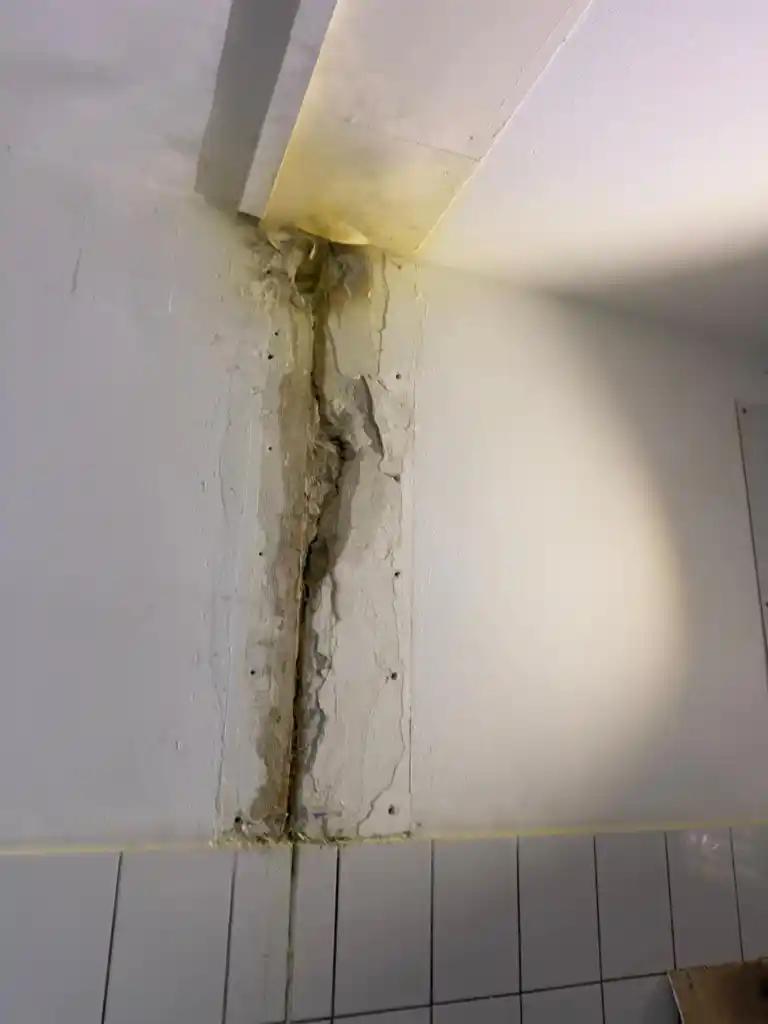 Incendiu la Spitalul Județean Reșița: fum dens, Planul Roșu activat și pacienți evacuați 18983055