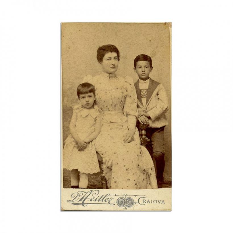 Cum s-a tras în limba română numele Sănătescu 18982694