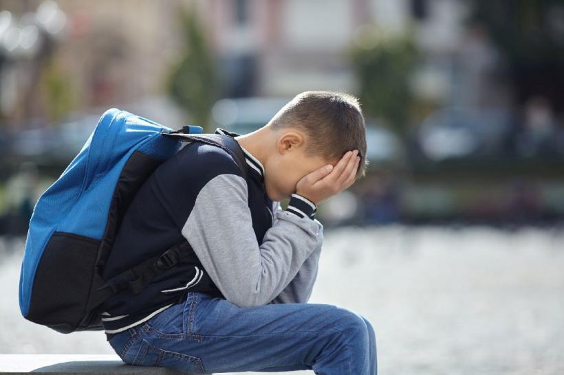 Violența în școli atinge cote alarmante: Un elev de 9 ani a bătut directoarea, o profesoară și psihologul