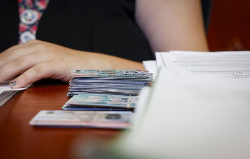 Administrația americană va reexamina cărțile verzi ale imigranților din 19 țări