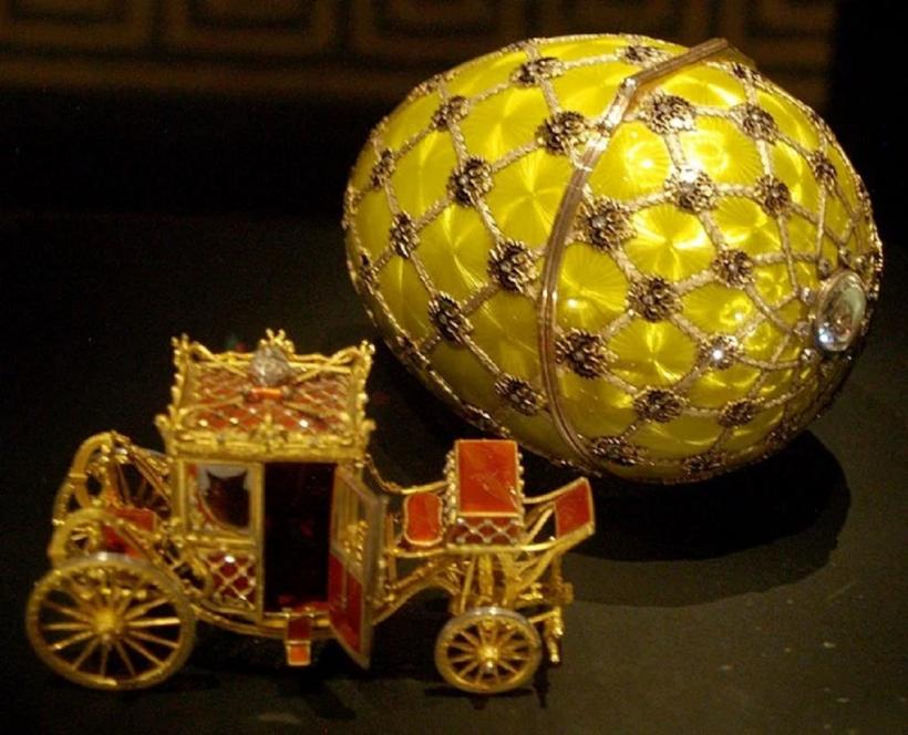 Ou Fabergé din cristal, evaluat la peste 26 de milioane de dolari, scos la licitație 18983152
