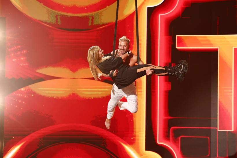 Reîntâlnire cu lacrimi și emoții la The Ticket: Mihai Bendeac, față în față cu un fost concurent căruia i-a schimbat destinul, diseară, de la 20.00, la Antena 1 18983313