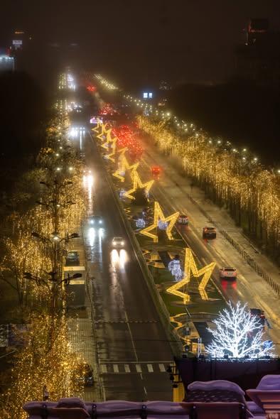 Se aprinde iluminatul festiv de sărbători în Capitală! 