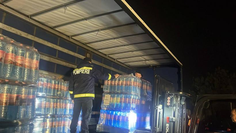 IGSU distribuie apă potabilă și menajeră pentru mii de oameni din Prahova și Dâmbovița