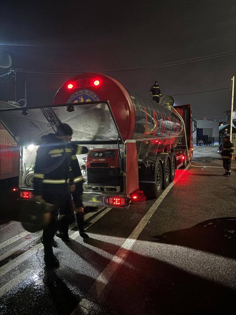 IGSU distribuie apă potabilă și menajeră pentru mii de oameni din Prahova și Dâmbovița 18983434