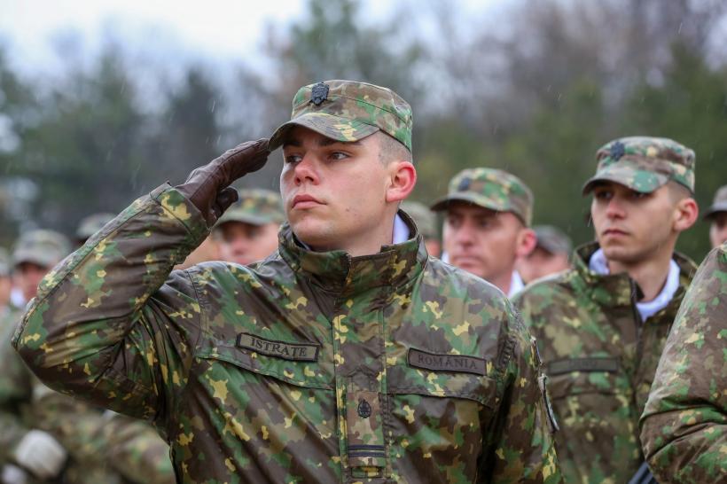 Cât câștigă un soldat român la început de carieră?
