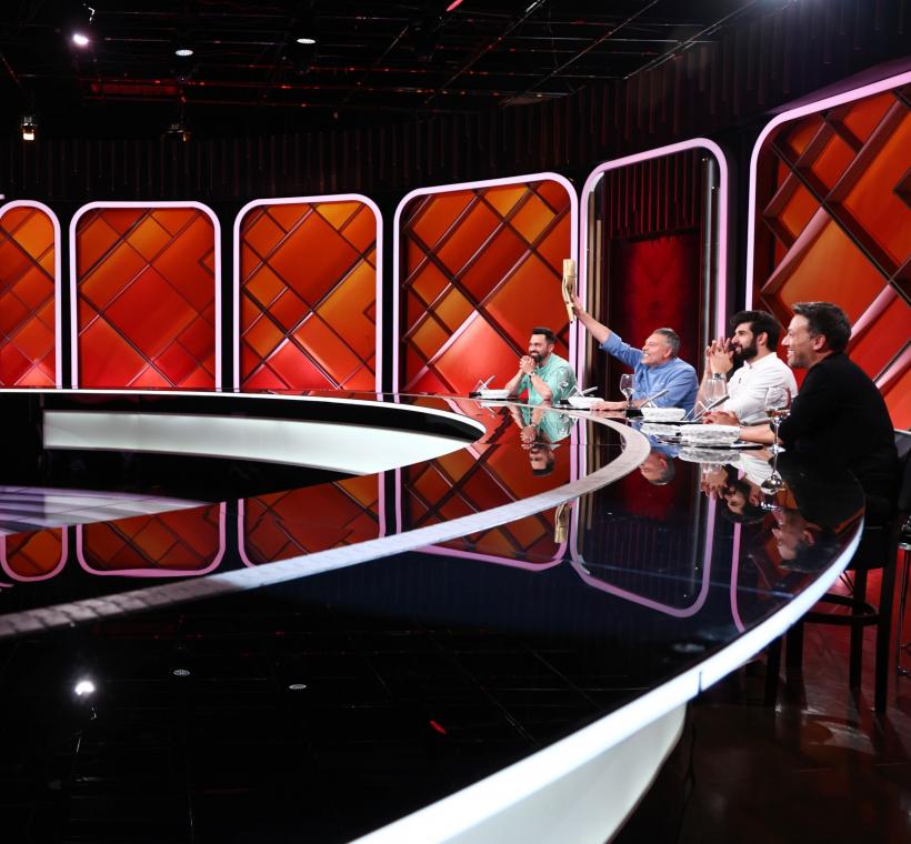 Spectacol în ediția Chefi la cuțite de 1 decembrie: audițiile aduc al patrulea cuțit de aur al sezonului. Chef Sautner: ”N-am avut așa emoții de când sunt jurat aici!” 18983492