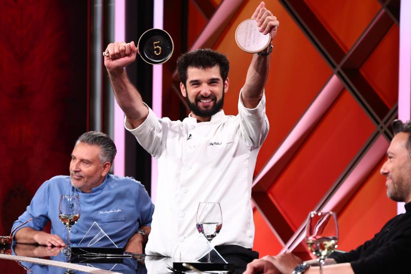 Spectacol în ediția Chefi la cuțite de 1 decembrie: audițiile aduc al patrulea cuțit de aur al sezonului. Chef Sautner: ”N-am avut așa emoții de când sunt jurat aici!” 18983493