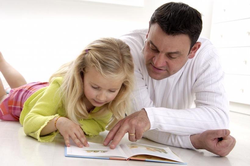 Cele mai frumoase cărți pentru copii, 2025: Ce să pui în ghetuțe ori sub brad