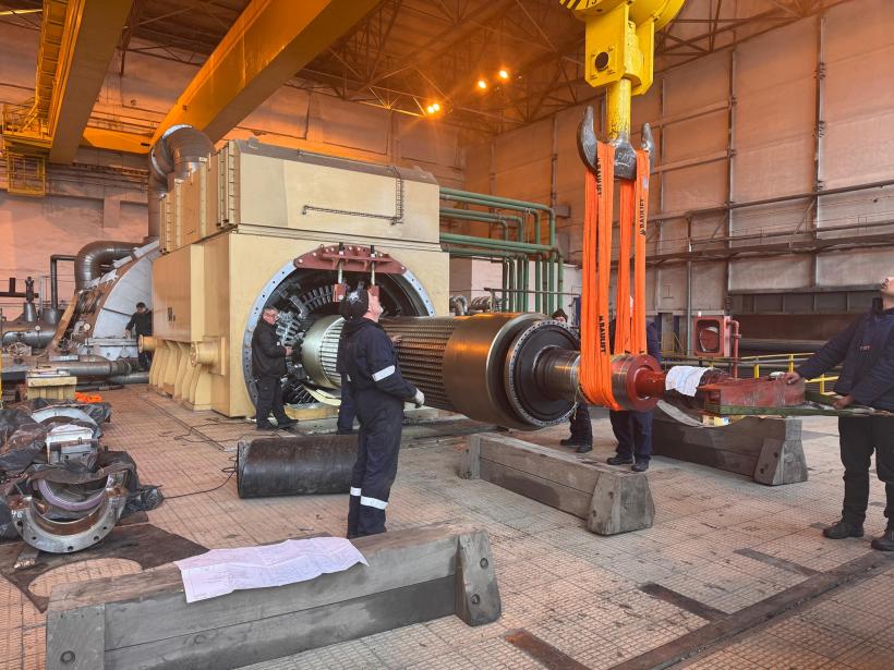 Se porneşte centrala de la Paroşeni, în locul celei de la Brazi, oprită de criza apei din Prahova