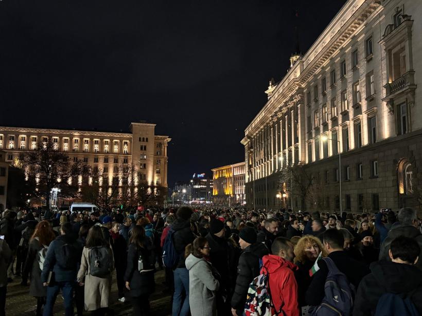 Președintele bulgar, Rumen Radev, cere demisia guvernului după protestele din țară 18983645