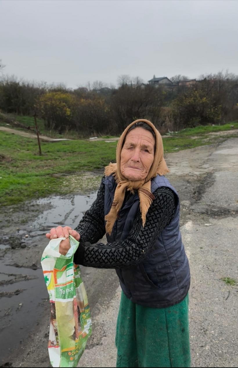 REPORTAJ - Ziua Națională, în cimitirele uitate ale eroilor: „Cin` să vină pe la soldați?” Mormintele de la Valea Plopilor 18983591