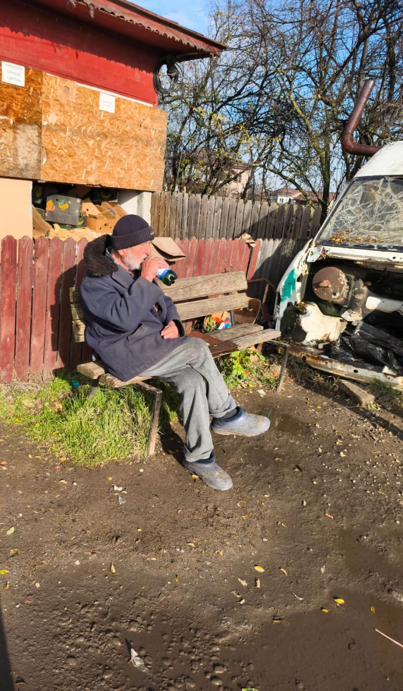 REPORTAJ - Ziua Națională, în cimitirele uitate ale eroilor: „Cin` să vină pe la soldați?” Mormintele de la Valea Plopilor 18983603