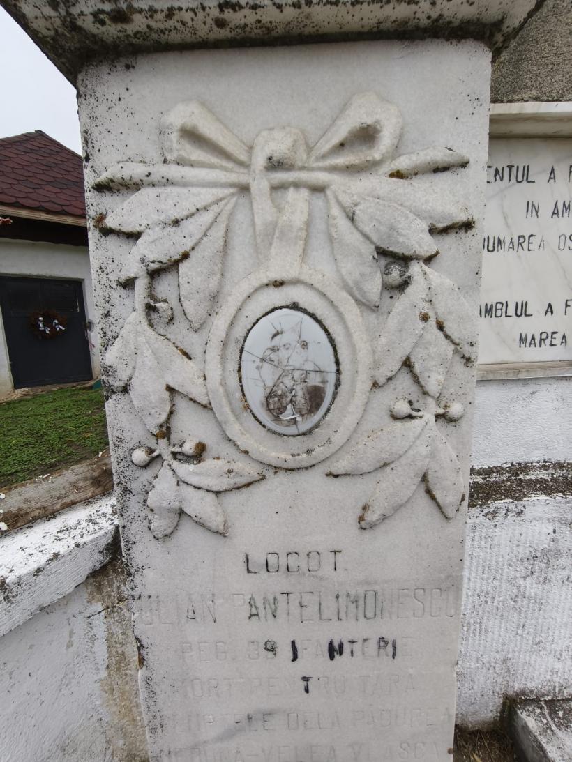 REPORTAJ - Ziua Națională, în cimitirele uitate ale eroilor: „Cin` să vină pe la soldați?” Mormintele de la Valea Plopilor 18983606