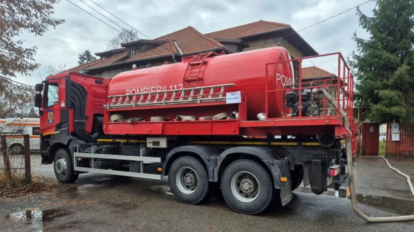 Peste 540.000 de litri de apă au fost distribuiți deja în Prahova și Dâmbovița