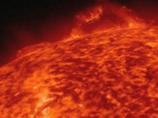 Un fenomen neobișnuit ar putea apărea pe cer miercuri noapte, după erupția solară