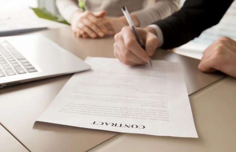 Contractul cu un cetățean străin: despre clauzele obligatorii și perioada de probă - Burlacu Mihail