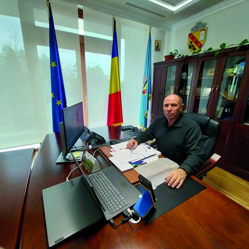 Peste 100.000 de prahoveni cară apa în bidoane. Doar comuna Cornu are apă potabilă, în zona afectată de colmatarea barajului de la Paltinu 18983792