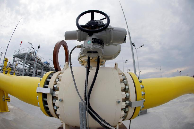 Europa interzice gazul rusesc: calendar în două etape până în 2027