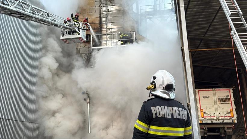 Incendiu la un uscător de cereale în Tulcea 18983854