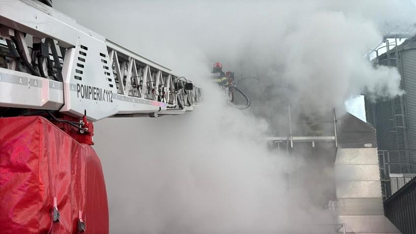 Incendiu la un uscător de cereale în Tulcea 18983856