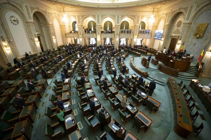 Legea USR de transformare a DGA în serviciu secret pentru DNA, trecută tacit de Senat. CSAT: proiectul este ilegal