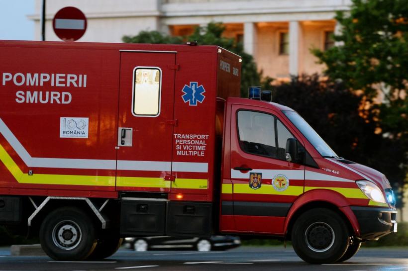 UPDATE Accident în Sinaia între un autocar cu 71 de persoane și un autoturism