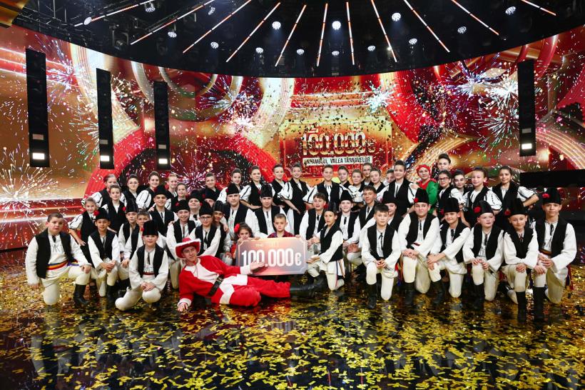 Câștigătorii The Ticket, Ansamblul folcloric Valea Târnavelor, așteptați de peste 1000 de persoane la Blaj