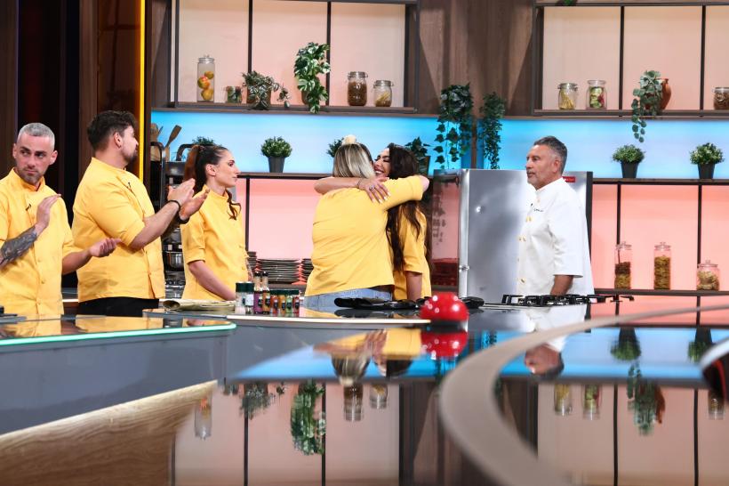 Echipa albastră a lui Chef Orlando a câștigat primul battle al sezonului 16 Chefi la cuțite. Diseară, Chef Richard aruncă în luptă prima amuletă 18984625