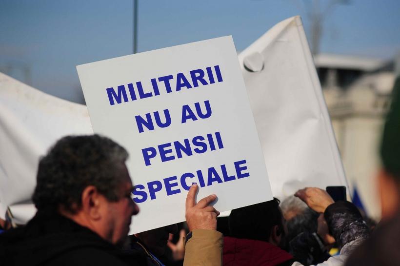Noi proteste sindicale, înainte de Crăciun. Militarii în rezervă și polițiștii își cer drepturile la pensii 