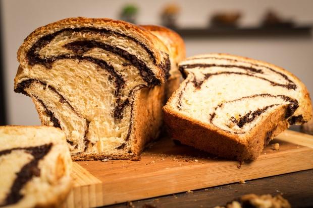 Desertul tradițional de Crăciun: Cum să prepari un cozonac pufos cu nuci, rahat și cacao