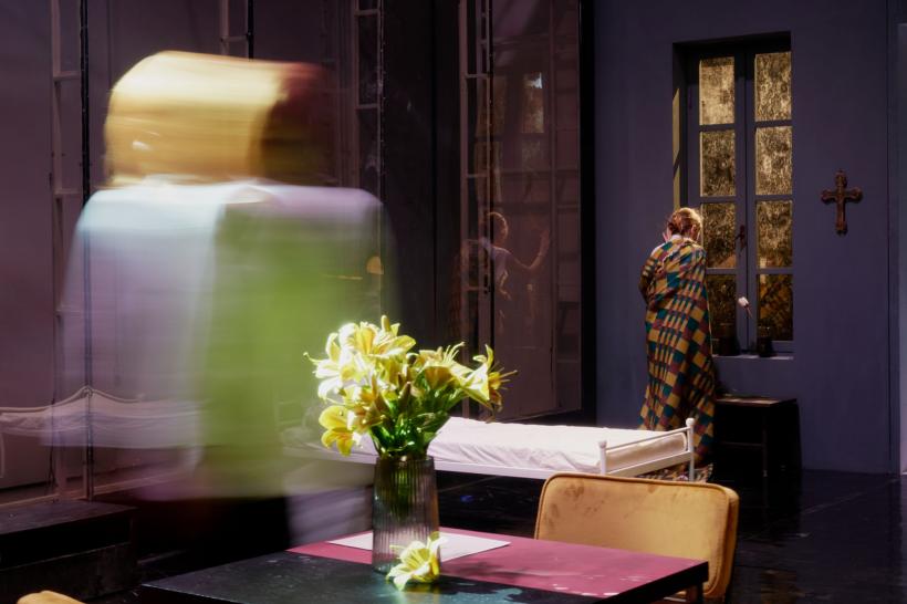 Primul proiect teatral al regizorului Botond Nagy pe scena Naționalului din Iași, premiera „Femeia – câmp de luptă” de Matei Vișniec 18985060