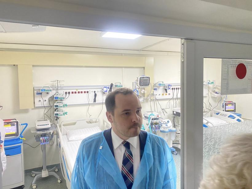 Rogobete, vizită pe șantierul spitalului regional din Craiova. La Cluj și Iași, lucrări din 2026