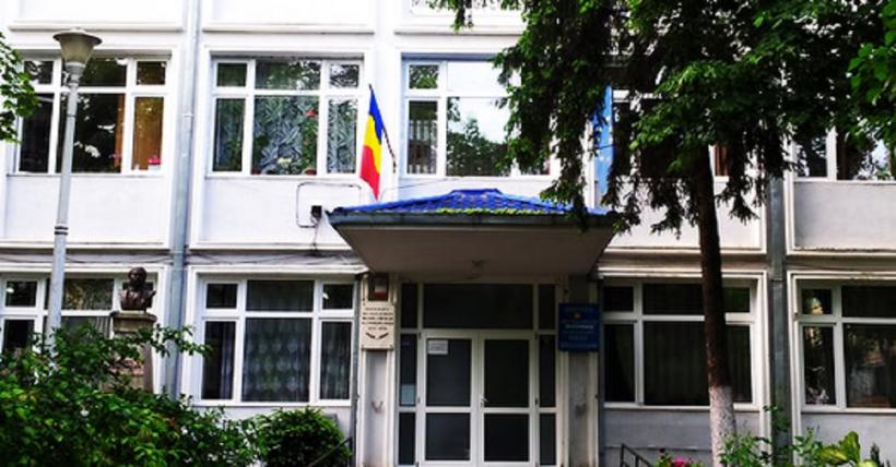 Anchetă la un liceu de elită din Galați, după ce o profesoară ar fi amenințat elevii cu un briceag