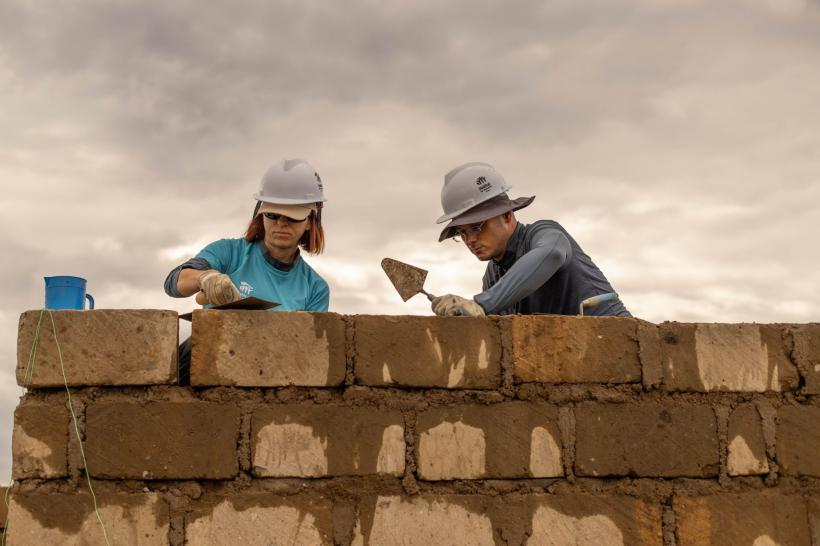 Povestea tragică a Anei și lui Victor, românii care au murit în Tenerife. Au ajutat zeci de familii afectate de explozia din Rahova 18985155