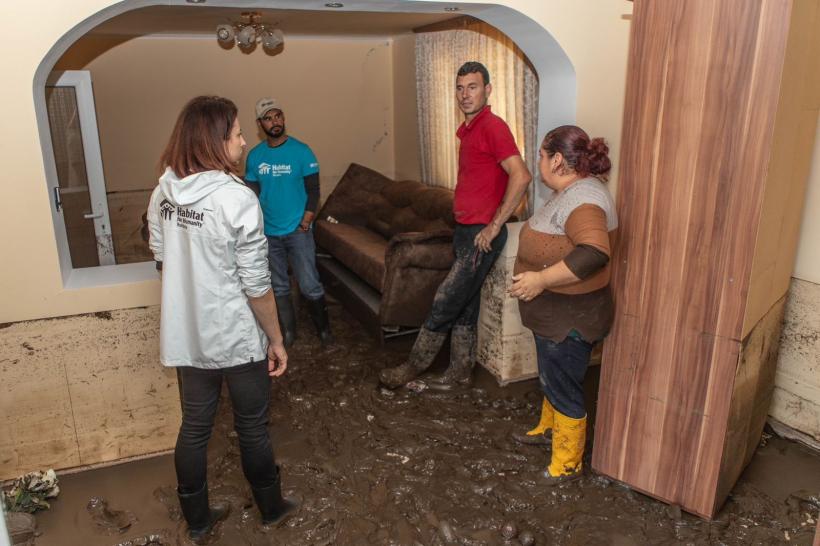 Povestea tragică a Anei și lui Victor, românii care au murit în Tenerife. Au ajutat zeci de familii afectate de explozia din Rahova 18985161