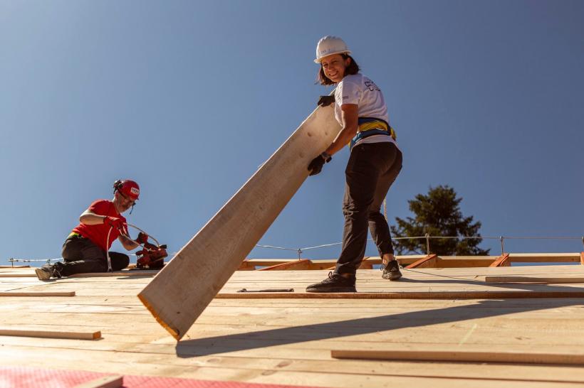 Povestea tragică a Anei și lui Victor, românii care au murit în Tenerife. Au ajutat zeci de familii afectate de explozia din Rahova 18985163