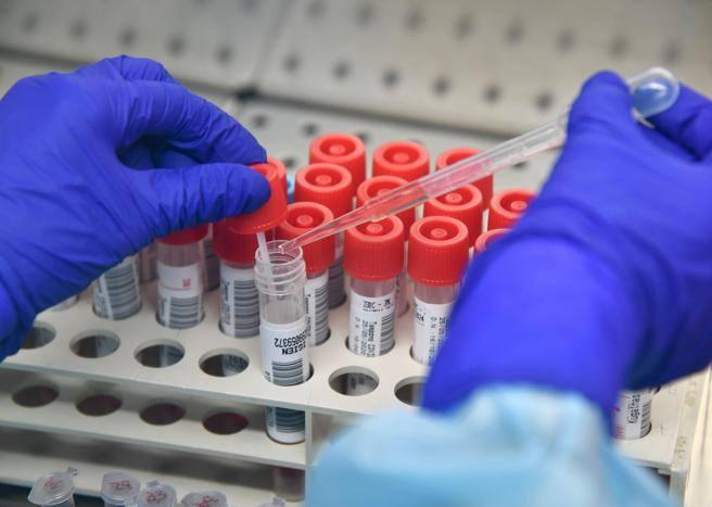 Spania, lovită de cea mai gravă epidemie de gripă din ultimii 15 ani. Un bărbat a așteptat 160 de ore pe holul spitalului